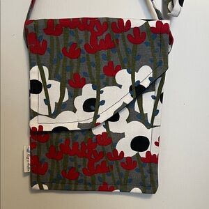 Elegant Floral Canvas Crossbody Bag